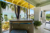 3Br Waterfront • Hot Tub + Dock • Kayaks • Bikes - 3-Star