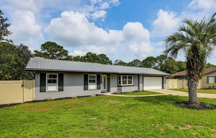 Deltona Lake House, Day Trip to Disney and Universal