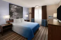 Super 8 by Wyndham Longmont/Twin Peaks - Parking