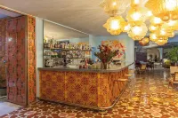 Hôtel L'Arlatan - 酒吧
