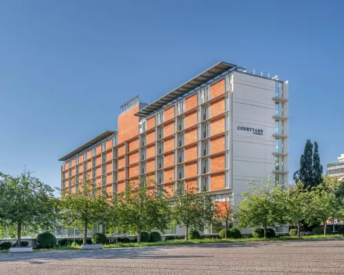 Courtyard by Marriott Linz Hotels near Linz Train Station