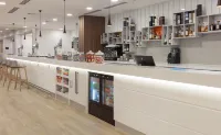 Hampton by Hilton  Edinburgh Airport - bar