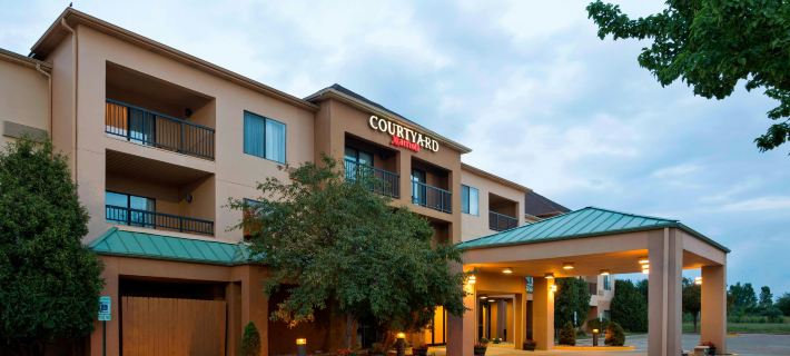 Courtyard Springfield Hotels in Springfield