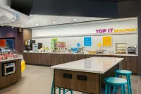 Tru by Hilton Oshkosh - breakfast