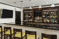 Hilton Garden Inn Westbury - 3 estrellas