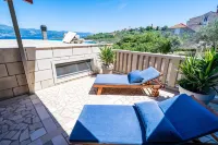 Apartments Nikolina - Beach