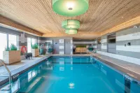 Sandman Hotel Oakville - parking