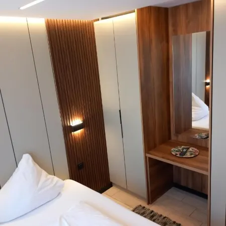 Room-single Room Without Balcony
