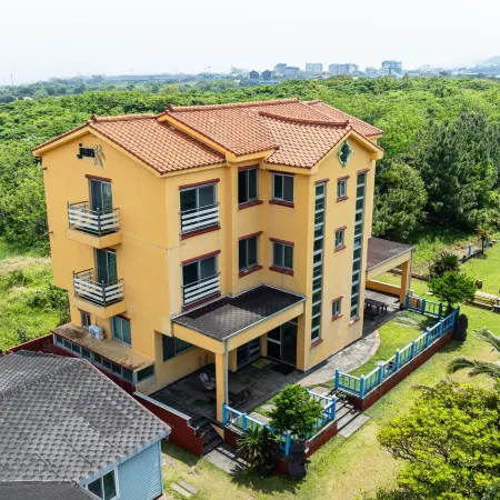 Jun House