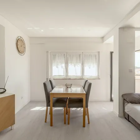 Caparica Sunny Apartment by Homing