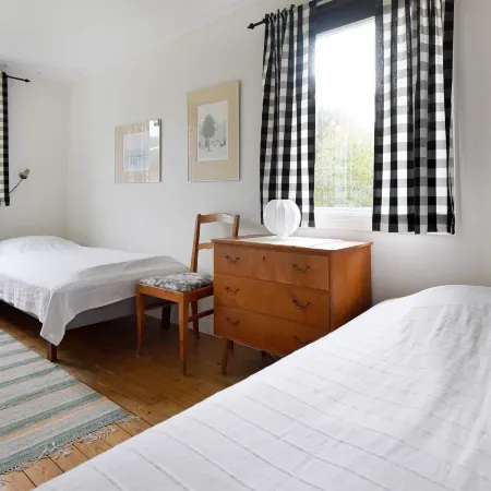5 person holiday home in GLOMMEN-By Traum
