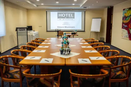 Hotel am Lunik Park Отели в г. Фельтен