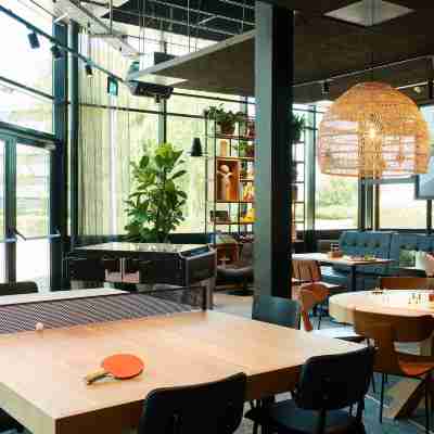 Moxy Amsterdam Schiphol Airport Dining/Meeting Rooms