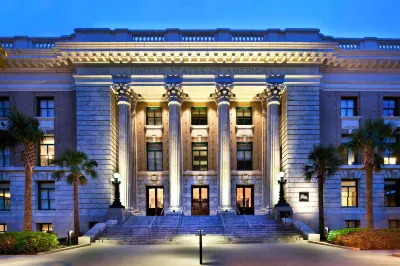 坦帕艾美酒店 - 法院