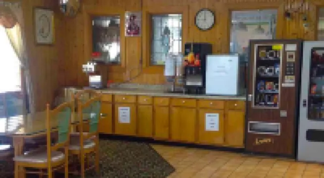 Super Inn & Suites by OYO Milledgeville