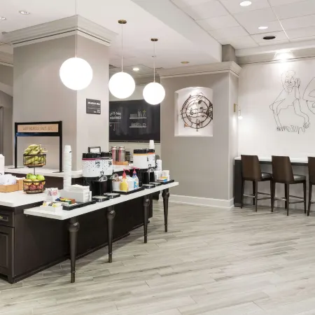 Hampton Inn & Suites Memphis at Beale Street