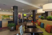 Home2 Suites by Hilton Portland - Parkplatz