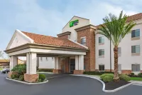 Holiday Inn Express & Suites Merced - Yosemite Natl PK Area