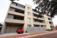 Zappeion Apartments Hotel a West Perth