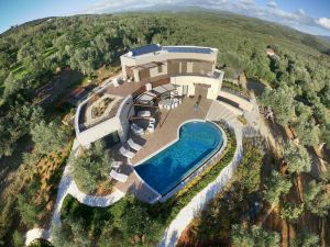 Captivating 5-Bedr Villa Close Navarino Dunes Golf