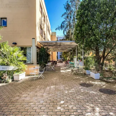 Scheppers Hotel Hotel berhampiran Vila Carpegna
