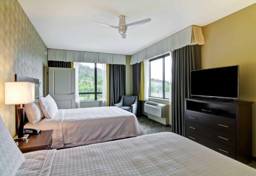 홈우드 스위트 바이 힐튼 시애틀-이사콰