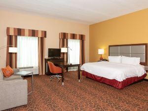 Hampton Inn & Suites Jacksonville-Airport