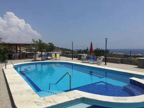 Southern Crete, Filoxenia Villa, is a Group of Ten Holiday Apartments - con vistas a la montaña