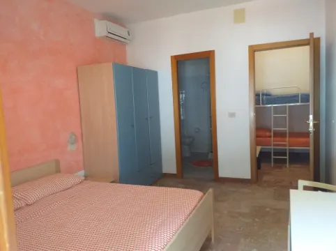 Quadruple Room in Pineto - Just a Few Meters from the Sea.