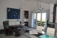 Two-Bedroom Apartment for 4-5 Guests with Lake and Mountain Views