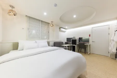 Cheonan Ikkeulim Hotel Amor Building Отели в г. Чхонан