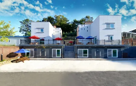 Yongin Ever Home Pension Отели рядом с достопримечательностью «Yonin Natural Recreation Forest»