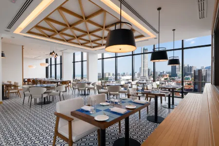 OZO George Town Penang Отели рядом с достопримечательностью «Hean Boo Thean Temple»