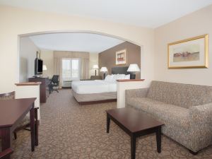Holiday Inn Express & Suites Concordia US81