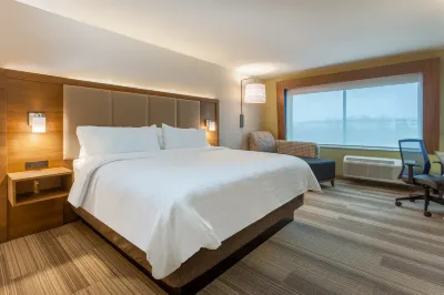 Holiday Inn Express & Suites Florence - Cincinnati Airport فنادق في Boone County