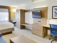 Holiday Inn Express & Suites CHICKASHA by IHG Hotels in Grady County