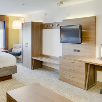 Holiday Inn Express & Suites CHICKASHA by IHG