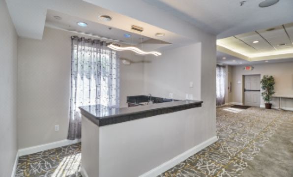 Holiday Inn Express & Suites CLEARWATER/US 19 N by IHG