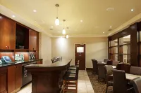 Holiday Inn & Suites LLOYDMINSTER by IHG - bar