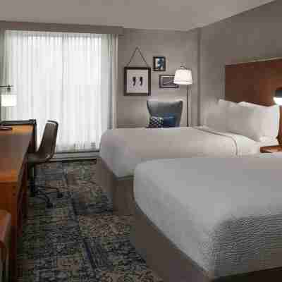 Four Points by Sheraton Hotel & Conference Centre Gatineau-Ottawa Rooms