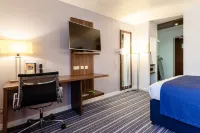 Holiday Inn Express EDINBURGH AIRPORT by IHG Hotels near Ferrymuir Retail Park