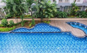 Cozy Studio Apartment at Tamansari Skylounge Near Soetta Airport