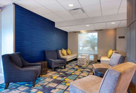 6. 컴포트 인 & ..