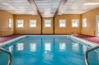 Ramada by Wyndham Groton/Mystic - Pools