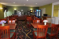 Baymont by Wyndham North Dartmouth / Fall River - breakfast