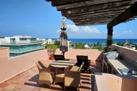Acanto Playa del Carmen, Trademark Collection by Wyndham - Kitchens