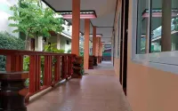 Ruean Narisara Resort
