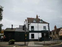 The Globe Hotels in Warwick