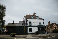 The Globe Hotels in Warwick