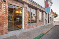 Casa Al Mar Hotels near CASA PARRA GALLERY: Mexican native art